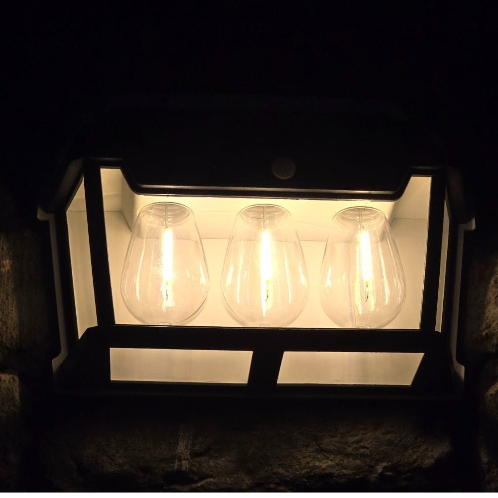 solar-3-bulbs-night-2